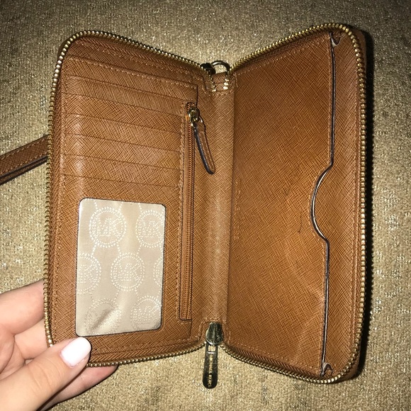 Michael Kors wallet - Picture 3 of 3
